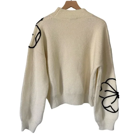 Gilli Women Cream Mock Neck Sweater Black 3D Floral Embroidery Size Large - Picture 4 of 11